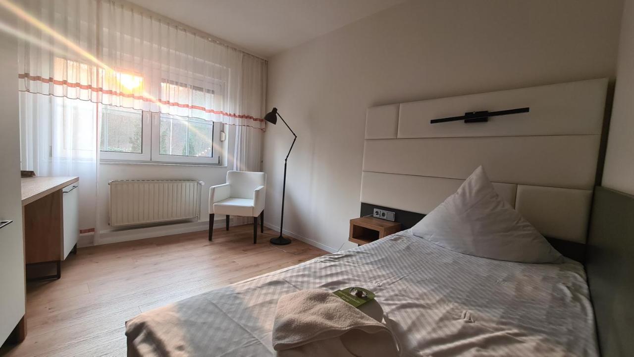 Hotel Am Wald B&B Michendorf Bagian luar foto