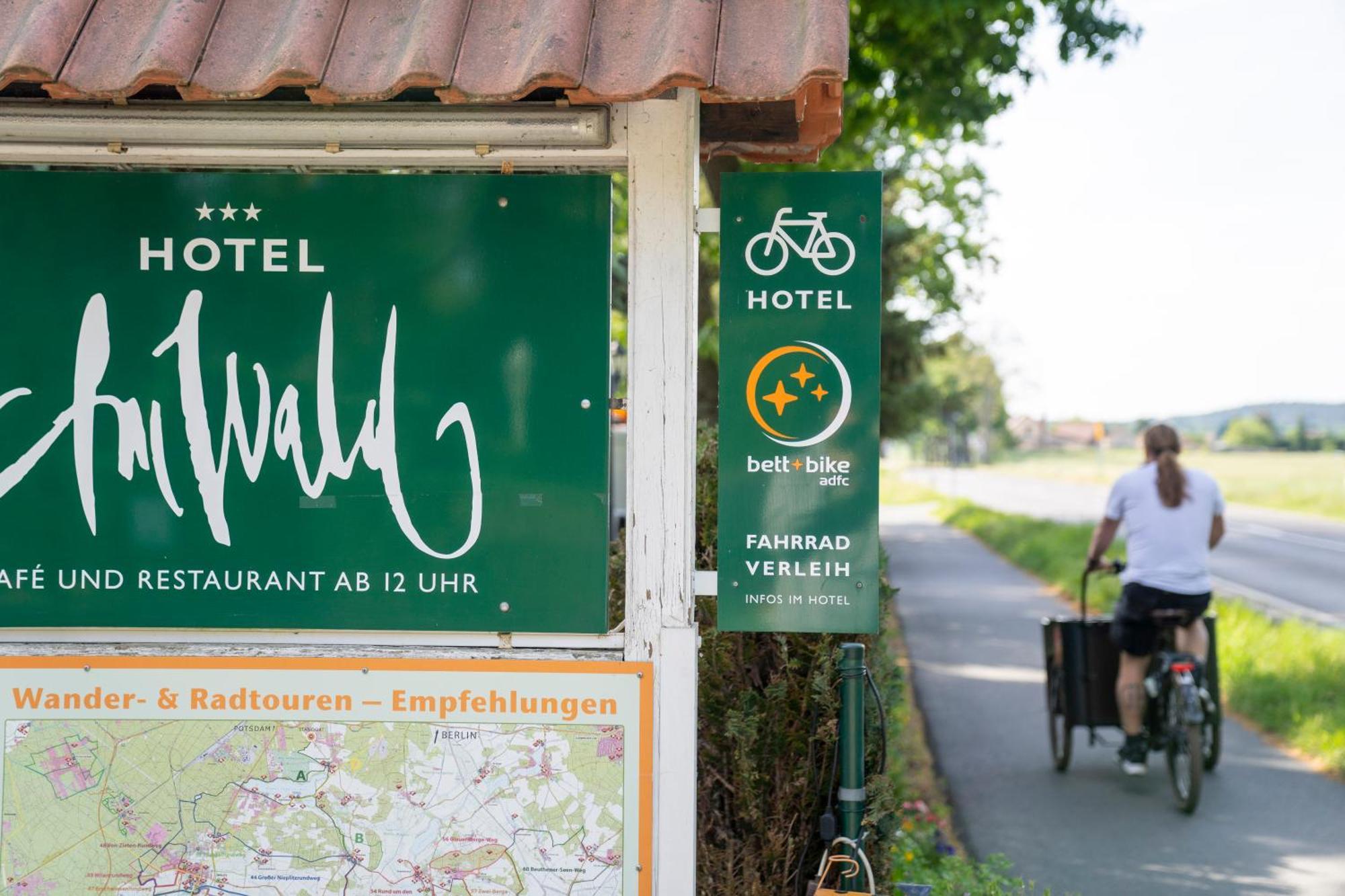 Hotel Am Wald B&B Michendorf Bagian luar foto